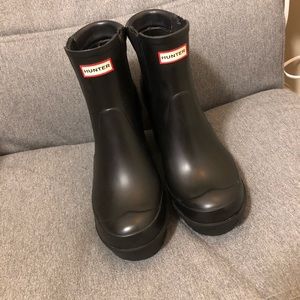 Hunter Block Heel Chelsea Boot Size 9 Matte Black